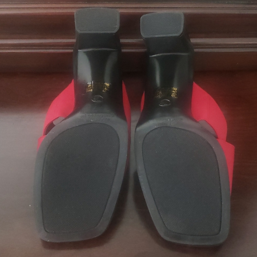 Shoes - Picture 4 of 4